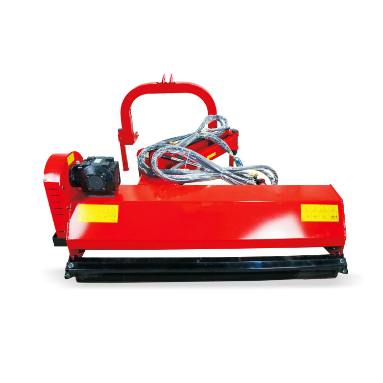 Traktor -Strichmäher montiert